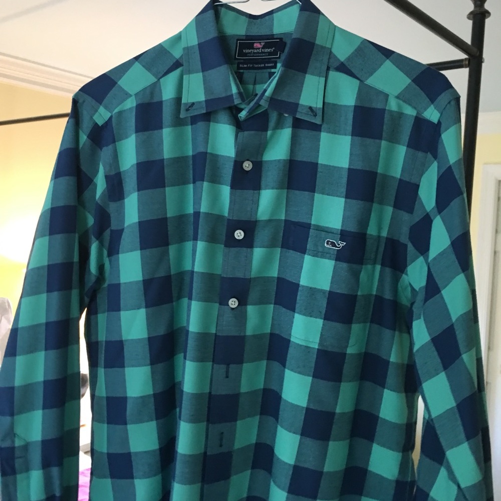 Vineyard Vines NWOT men’s shirt.